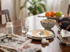 डाइनिंग टेबल वास्तु टिप्स: इन गलतियों से बचें, वरना हो सकता है नुकसान