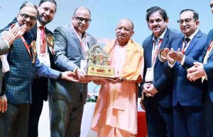 सीएम योगी, स्मार्टफोन की लत बनी बीमारी, हार्ट अटैक का बढ़ा खतरा