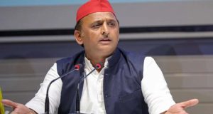 अखिलेश यादव का बड़ा दांव: सपा सरकार बनी तो 300 यूनिट बिजली फ्री, महिलाओं को 40 हजार पेंशन