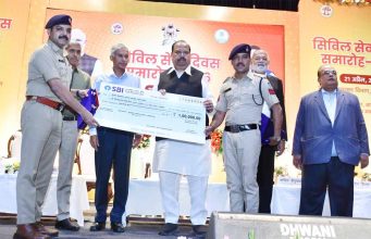देवास पुलिस की नवाचार पहल “पुलिस चौपाल” को सीएम एक्सीलेंस अवार्ड