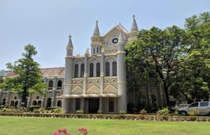 जबलपुर में कॉन्स्टेबल ने वकील को पीटा, 14 दिन बाद FIR; वीडियो देखकर भी अफसर नहीं माने, हाईकोर्ट में याचिका