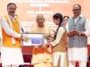 पहले अंधेरा था, अब घर में उजाला, श्रमिकों ने गिनाईं सरकार से मिली सहूलियतें