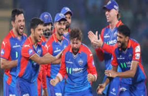 IPL 2026: DC vs RR मुकाबला, प्लेऑफ की जंग में कौन मारेगा बाजी?