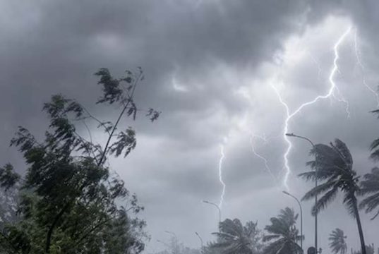 छत्तीसगढ़ में मौसम का कहर! कई जिलों में आंधी-बारिश और बिजली गिरने का ऑरेंज अलर्ट जारी