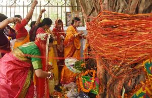 वट सावित्री व्रत 2026: परिक्रमा के दौरान इस मंत्र से मिलेगा अखंड सौभाग्य का आशीर्वाद