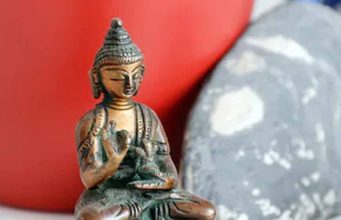 बुद्ध पूर्णिमा 2026: घर में बुद्ध की मूर्ति रखने का सही तरीका और महत्व