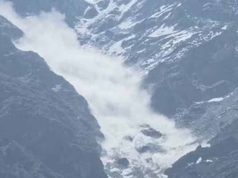 बदरीनाथ के पास कंचनगंगा में ग्लेशियर टूटने से हलचल, प्रशासन सतर्क