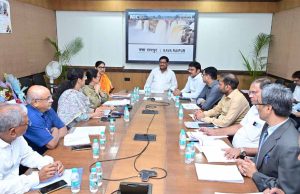 धान उठाव, कस्टम मिलिंग और पीडीएस व्यवस्था की खाद्य मंत्री दयालदास बघेल ने की विस्तृत समीक्षा