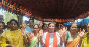 बीजापुर में रेड डॉट अभियान ने पकड़ी रफ्तार- गांव-गांव तक पहुँच रहा माहवारी स्वच्छता का संदेश