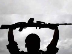 माओवादी संगठन को बड़ा झटका, 20 लाख के इनामी नरहरि और पत्नी ने किया सरेंडर