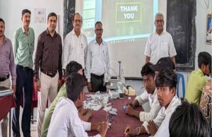 तकनीक की नई उड़ान: उन्मुखीकरण कार्यक्रम में विद्यार्थी सीख रहे AI, रोबोटिक्स और ड्रोन