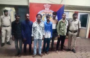 रायपुर कोर्ट परिसर में चाकू लेकर पहुंचे 2 युवक गिरफ्तार, पुलिस के चेकिंग अभियान में 8 संदिग्ध भी पकड़े गए