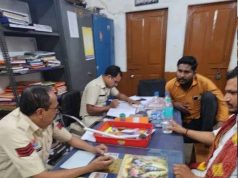 बिलासपुर में कबाड़ माफिया की VIP एंट्री! थाने में बैठकर चाय पीते तस्वीर वायरल