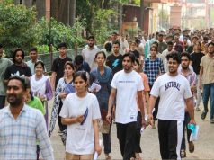 UPSC Prelims में अभ्यर्थियों की अग्निपरीक्षा! तपती जमीन पर नंगे पैर पहुंचे एग्जाम सेंटर