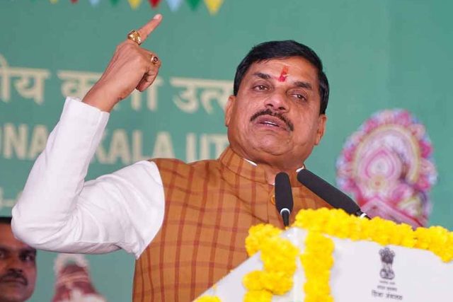 mohan_3A_122_1.jpg