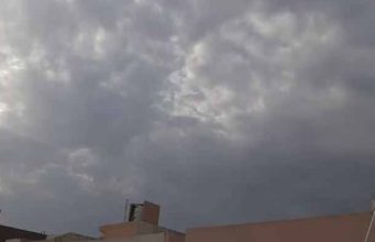 तेज आंधी-बारिश से बदला मौसम, यूपी से उत्तराखंड-पंजाब तक दिन में छाया अंधेरा